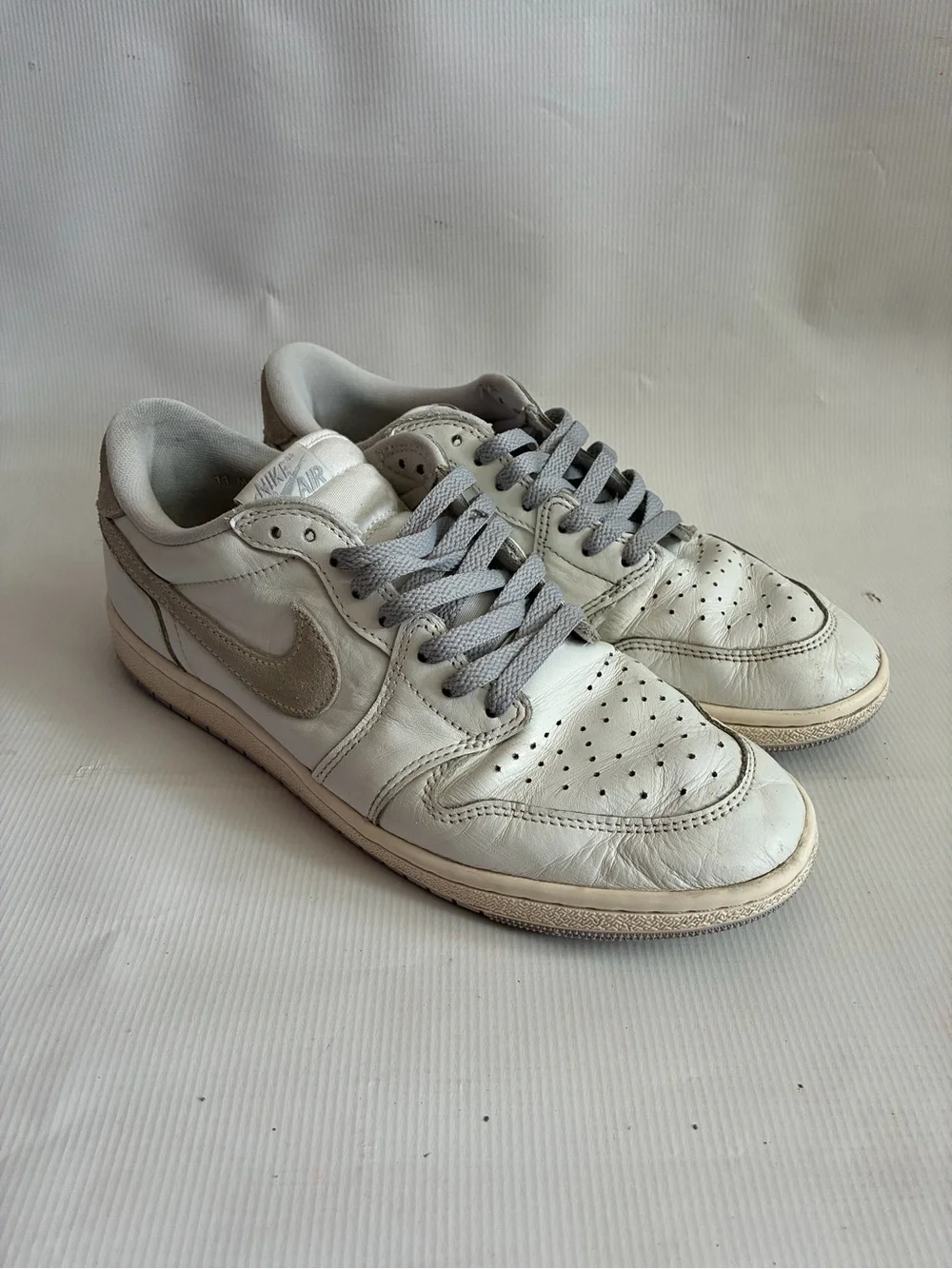AIR JORDAN 1 LOW OG 85 NEUTRAL GREY/WHITE SIZE 11
